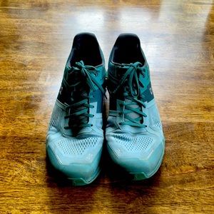 On cloud running shoes size 11.